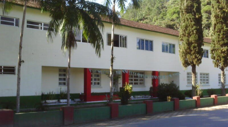 EEB João Gaya - sede atual da Biblioteca Pública Municipal